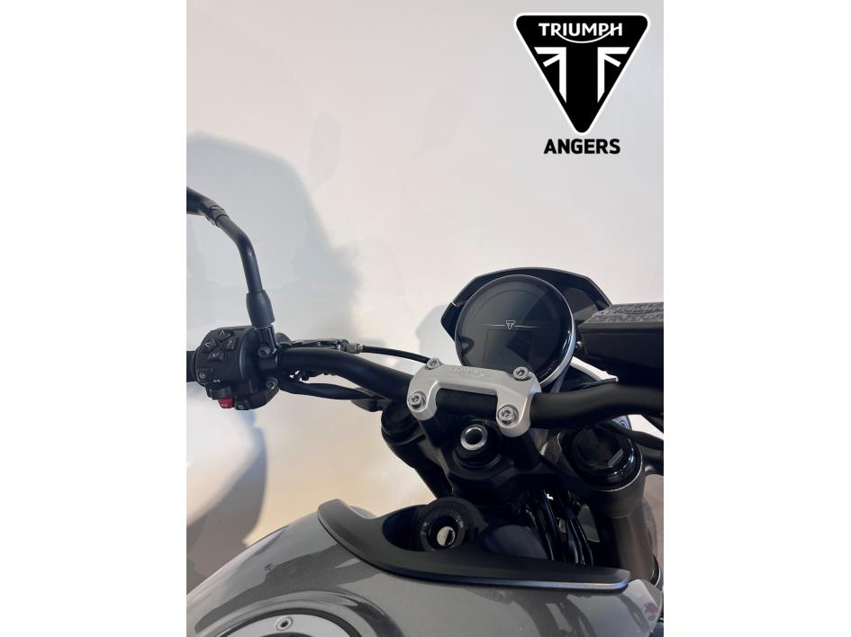 TRIUMPH TRIDENT 660 A2 